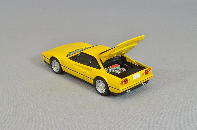 トミカリミテッドヴィンテージ NEO 1/64 フェラーリ 328 GTB 黄