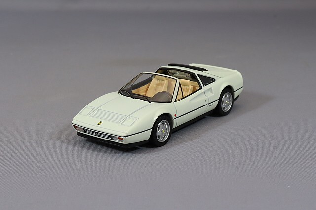 トミカリミテッドヴィンテージNEO 1/64 フェラーリ 328 GTS 白