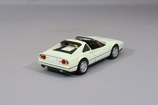 トミカリミテッドヴィンテージネオ　328 gts Amazon.com: Tomica Limited Vintage Neo LV-N Ferrari 328 GTS