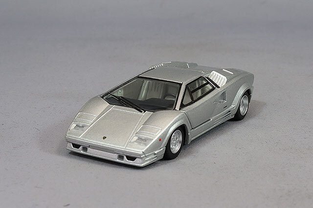 トミカリミテッドヴィンテージネオ　ランボルギーニ　カウンタック　アニバーサリー トミカリミテッドヴィンテージ NEO 1/64 ランボルギーニ カウンタック