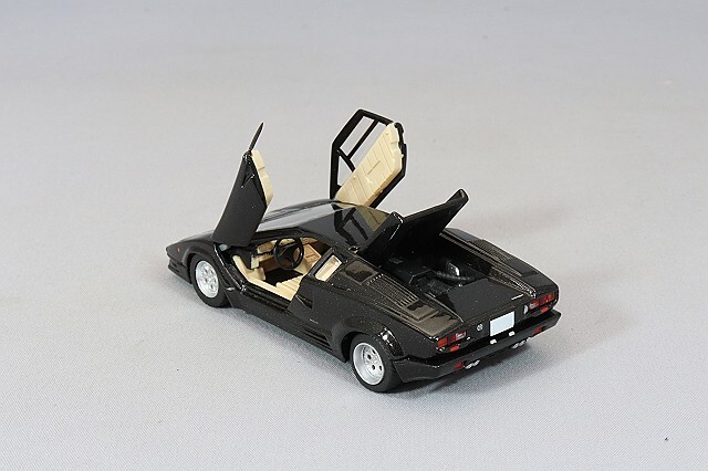 トミカリミテッドヴィンテージネオ ランボルギーニ カウンタック 25th 黒 71IvFQFCSrL._UF350,350_QL80_.jpg