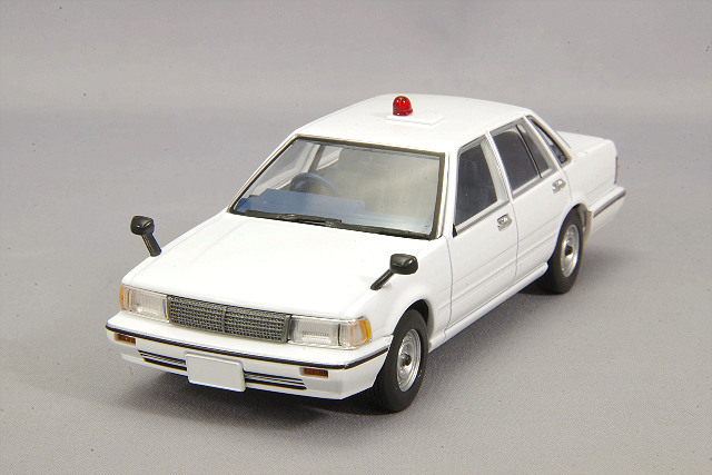 トミカリミテッドヴィンテージ NEO43 1/43 日産 セドリック Y31 覆面 