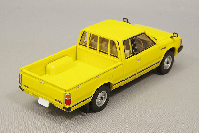 トミカリミテッドヴィンテージNEO 1/43 ダットサン トラック キング
