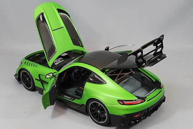 ミニチャンプス 1/18 メルセデス-AMG GT ブラックシリーズ 2021 マット