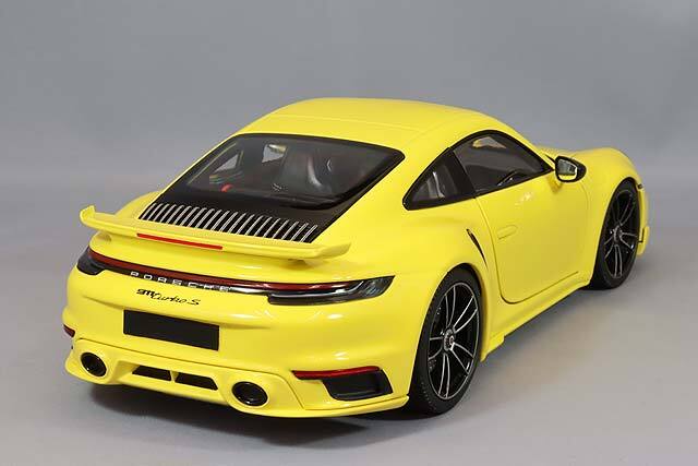 ミニチャンプス 1/18 ポルシェ 911 (992) ターボS クーペ