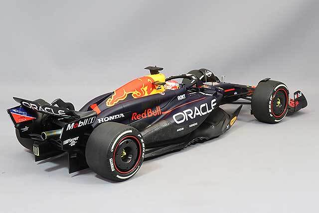ミニチャンプス製 レットブル F1 マックス・フェルスタッペン Red Bull 楽天市場】ミニチャンプス 1/18 マックス フェルスタッペン