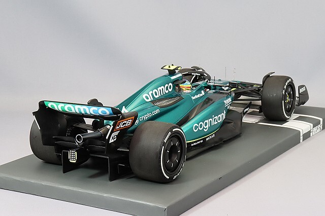 ミニチャンプス 1/18 アストンマーチン アラムコ コグニザント