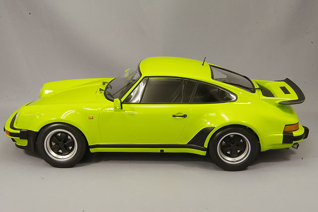 ミニチャンプス 1/12 ポルシェ 911 ターボ 1977 ライトグリーン