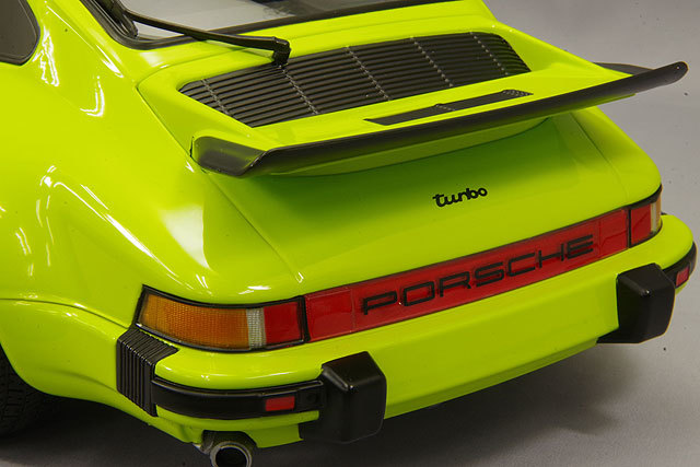 ミニチャンプス 1/12 ポルシェ 911 ターボ 1977 ライトグリーン