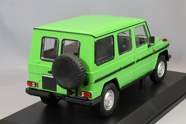 ミニチャンプス製　メルセデスベンツ L6600 タンクワゴン 1/18 Caminhão Mercedes Benz L6600 Canvas 1950 Mini Champs 1/18