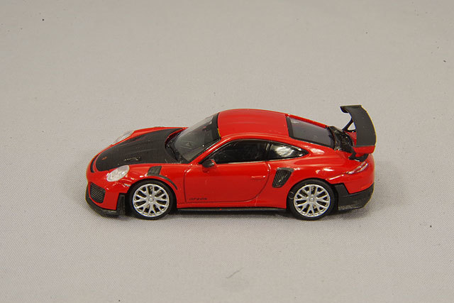 ミニチャンプス 1/87 ポルシェ 911 GT2 RS 2018 レッド/カーボン