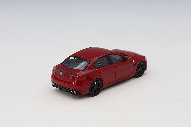 ミニチャンプス 1/87 アルファ ロメオ ジュリア クアドリフォリオ 2017