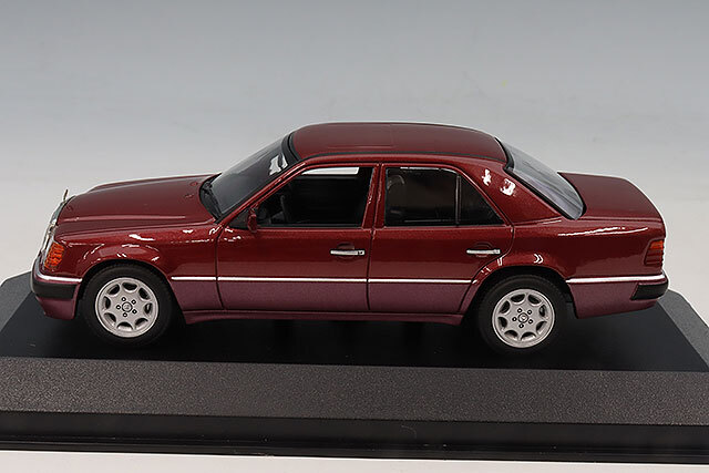 マキシチャンプス 1/43 メルセデスベンツ 500E V8 1991 レッドメタリック
