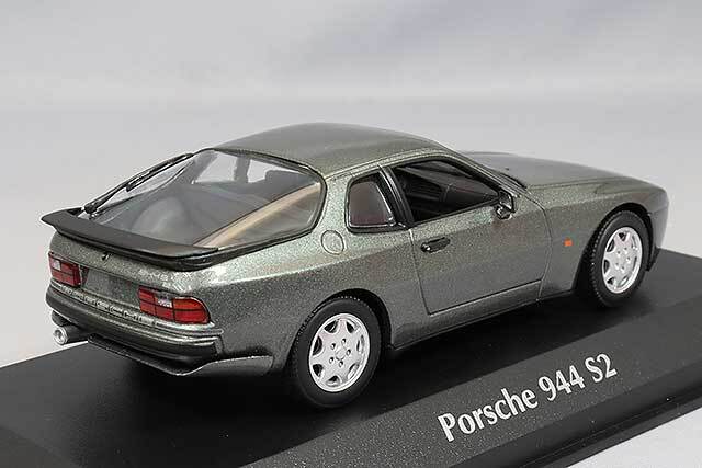 マキシチャンプス 1/43 ポルシェ 944 S 1989 グレーメタリック