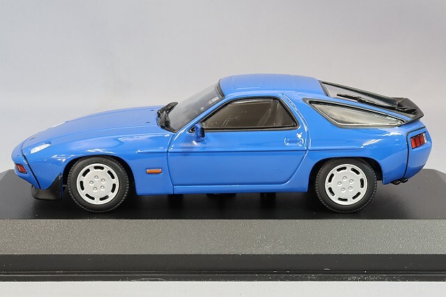 マキシチャンプス 1/43 ポルシェ 928S 1979 ブルー