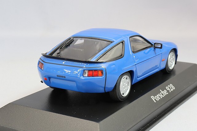 マキシチャンプス 1/43 ポルシェ 928S 1979 ブルー