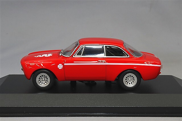マキシチャンプス 1/43 アルファロメオ GTA 1300 ジュニア 1968