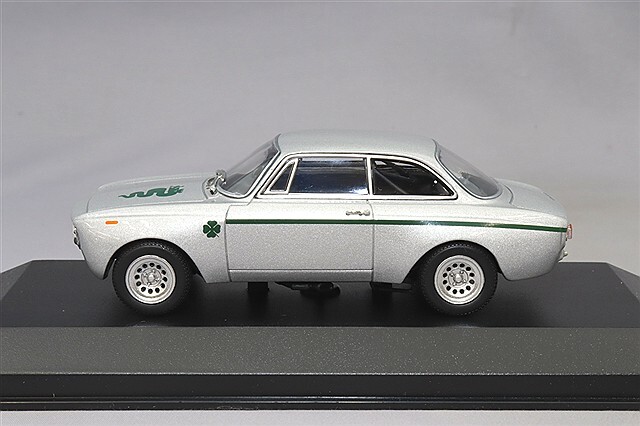 マキシチャンプス 1/43 アルファロメオ GTA 1300 ジュニア 1968 シルバー