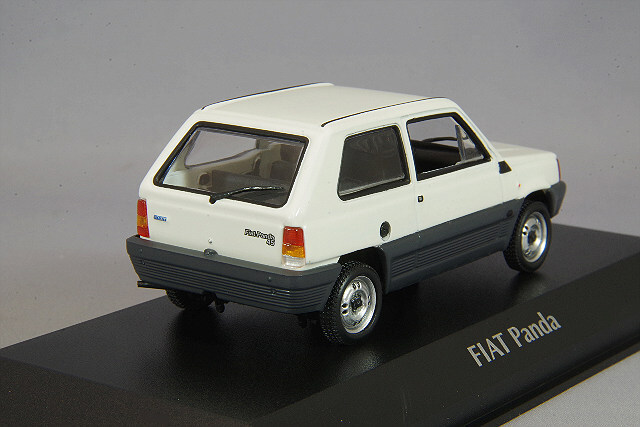 マキシチャンプス 1/43 フィアット パンダ 1980 クリーム