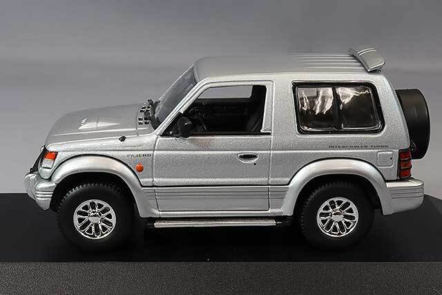 【2台セット】ミニチャンプス　三菱　パジェロ　1/43 マキシチャンプス 1/43 三菱 パジェロ SWB 1991 シルバー