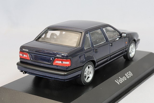 マキシチャンプス 1/43 ボルボ 850 1994 ダークブルーメタリック
