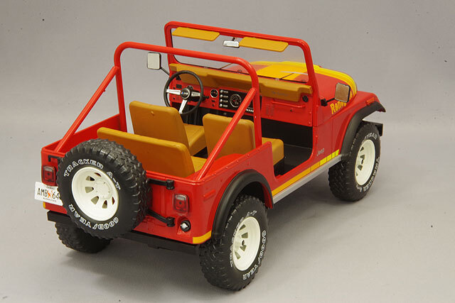 1/18  ジープ　レネゲード 並行輸入品】 1:18ジープレネゲードSUV合金カーモデルダイ