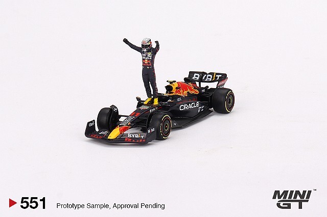 TSM ミニGT 1/64 オラクル レッドブル レーシング RB18 2022 F1