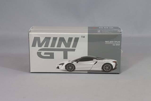 TSM ミニGT 1/64 マクラーレン アルトゥーラ アイスシルバー 左