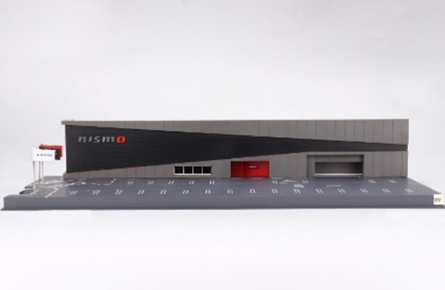 TSM ミニGT 1/64 ジオラマ 日産モータースポーツ＆カスタイマイズ