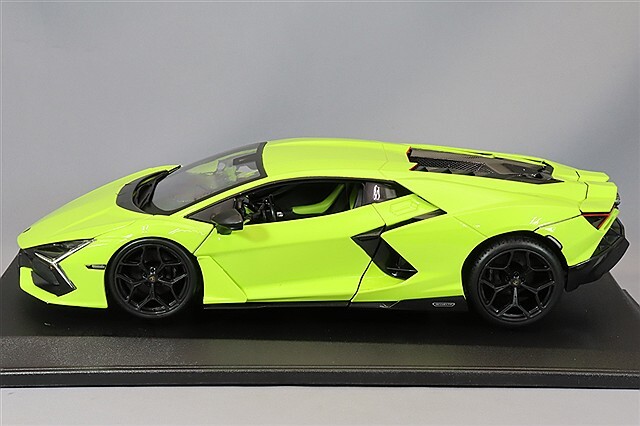マイスト 1/18 ランボルギーニ レヴェルト グリーン