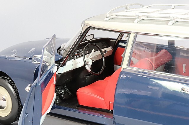 ノレブ 1/18 シトロエン ID 19 ブレーク 1967 オリエントブルー
