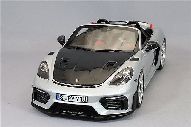 RWB997シルバー1/18 GTsplit 限定 RWB 997 GT3 Silver With RWB Suitcase (Diecast Car