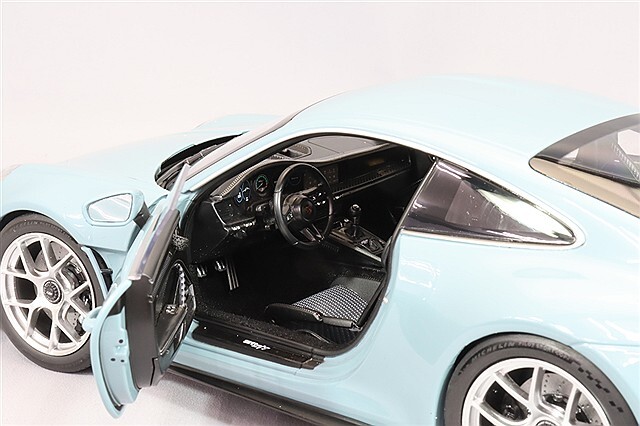 ノレブ 1/18 ポルシェ 911 S/T 2023 マイセンブルー