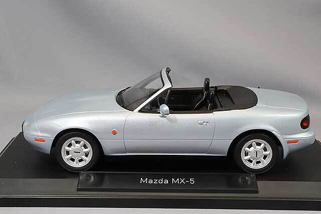 ミニカー　1/18 マツダ ロードスター 1989(シルバー) [188023] 楽天市場】ノレブ 1/18 マツダ Mazda MX-5 1989年 シルバー 模型