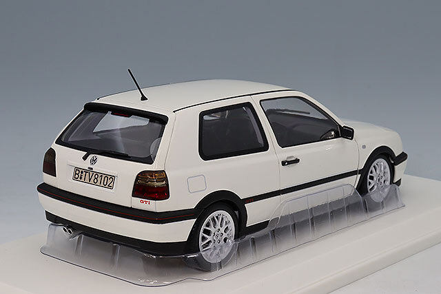 ノレブ 1/18 フォルクスワーゲン ゴルフ GTI 1996 キャンディホワイト