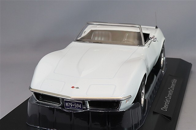 ノレブ 1/18 シボレー コルベット コンバーチブル 1969 カンナムホワイト