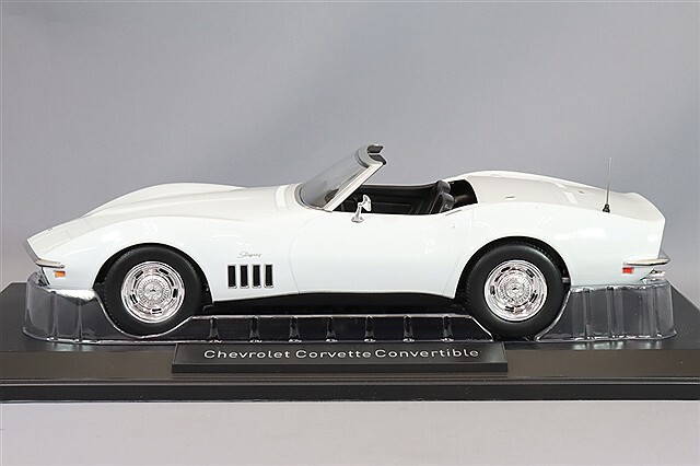 ノレブ 1/18 シボレー コルベット コンバーチブル 1969 カンナムホワイト