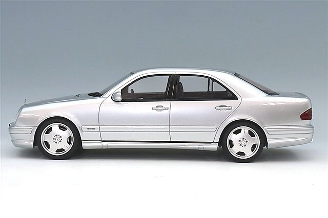オットー 1/18 メルセデスベンツ E55 AMG W210 2001 シルバー
