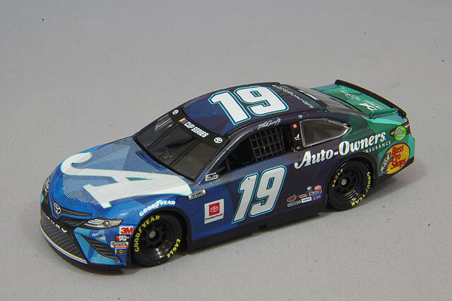 ライオネルレーシング 1/64 トヨタ カムリ NASCAR 2020 