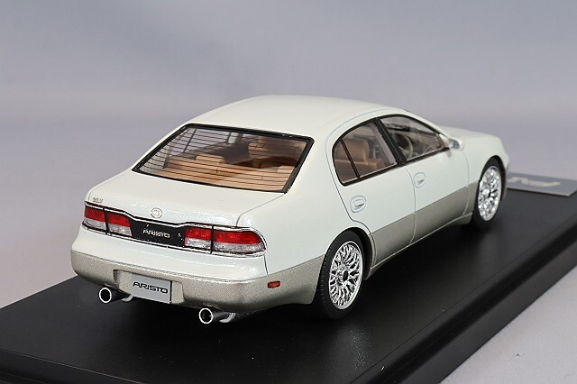 MARK43 1/43 トヨタ アリスト 3.0V (JZS147) カスタムバージョン