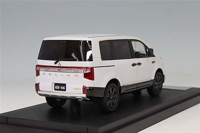 MARK43 1/43 三菱 デリカ D:5 シャモニー ホワイトダイヤモンド