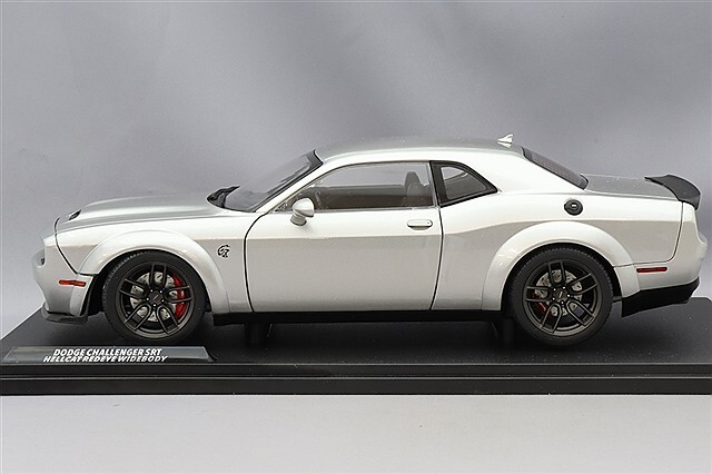 ソリド 1/18 ダッジ チャレンジャー SRT ヘルキャット レッド