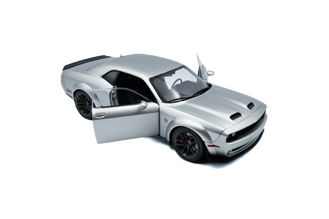 ソリド 1/18 ダッジ チャレンジャー SRT ヘルキャット レッド