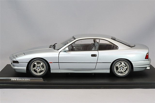 ソリド 1/18 BMW 850 (E31) CSI 1992 シルバー
