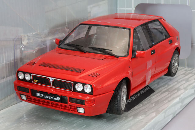 ランチアデルタ HFインテグラーレ 1/18 SOLIDO ソリド 1/18 ランチア デルタ HF インテグラーレ (レッド)