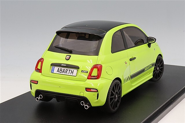 ソリド 1/18 フィアット F595 アバルト 2023 ネオングリーン