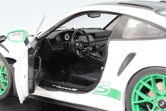 ソリド 1/18 ポルシェ 911 GT3 RS トリビュート カレラRS パッケージ