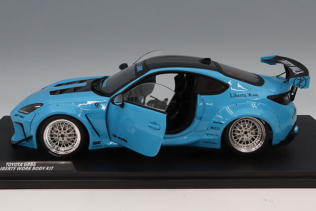 ソリド 1/18 トヨタ GR86 LBWK ボディキット 2024 ブルー