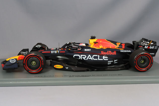 スパーク 1/18 オラクル レッドブル レーシング RB19 2023 F1 スペイン