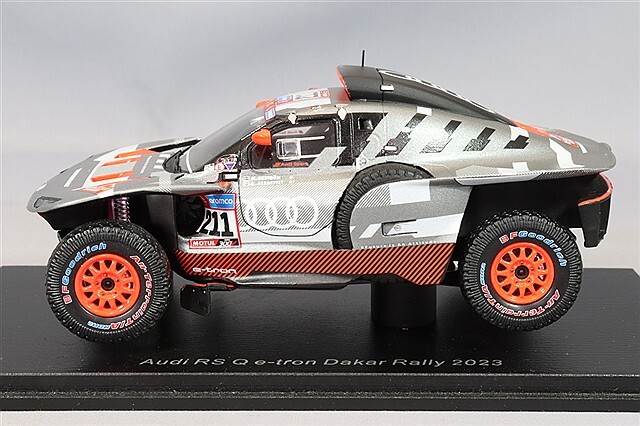 スパーク 1/43 アウディ RS Q e-tron 2023 ダカール ラリー #211